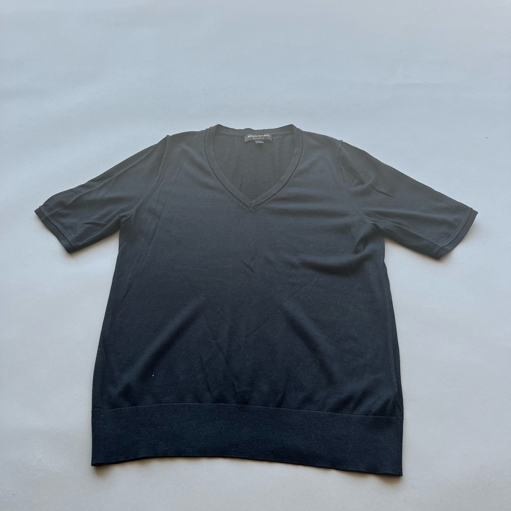 Black banana republic Vneck t shirt
